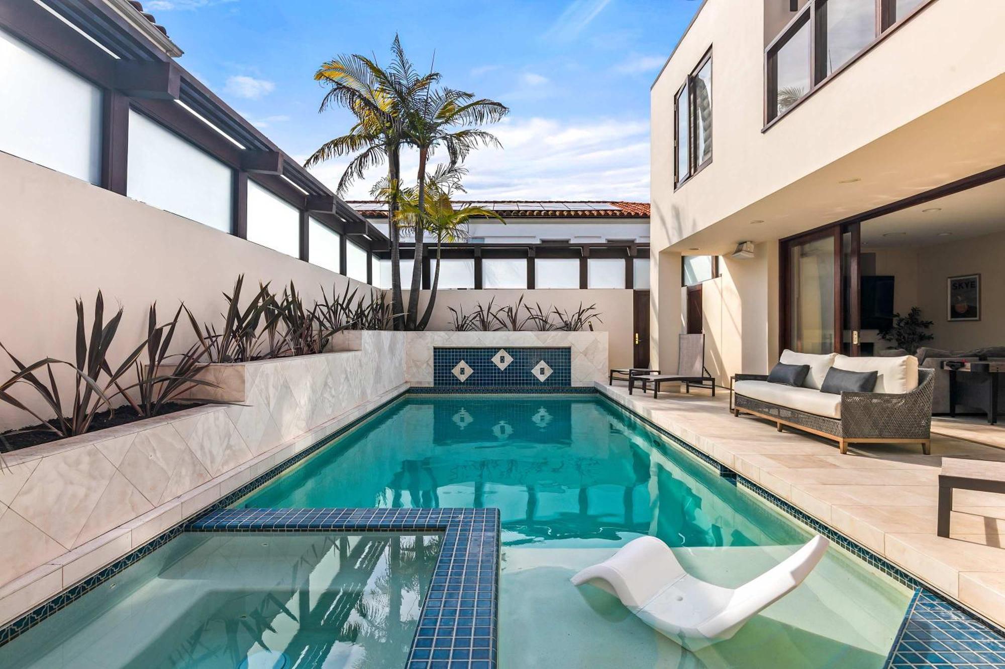 Brand New Listing Elegant 7br Masterpiece Walk To Shops & Dining Holiday home San Diego