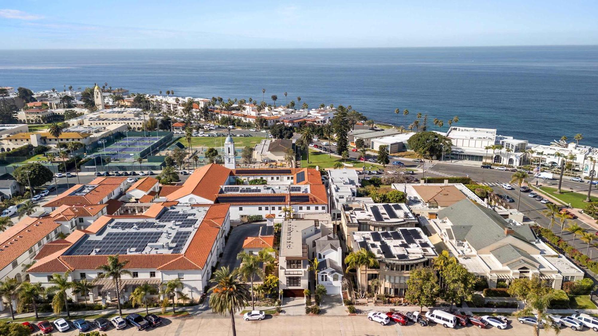 Holiday home Brand New Listing Elegant 7br Masterpiece Walk To Shops & Dining San Diego